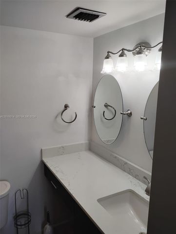 250 Jacaranda Dr 608, Plantation, FL 33324