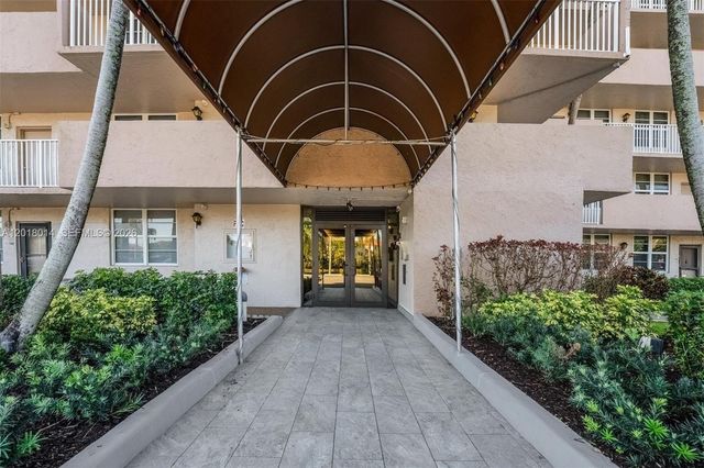 250 Jacaranda Dr 608, Plantation, FL 33324
