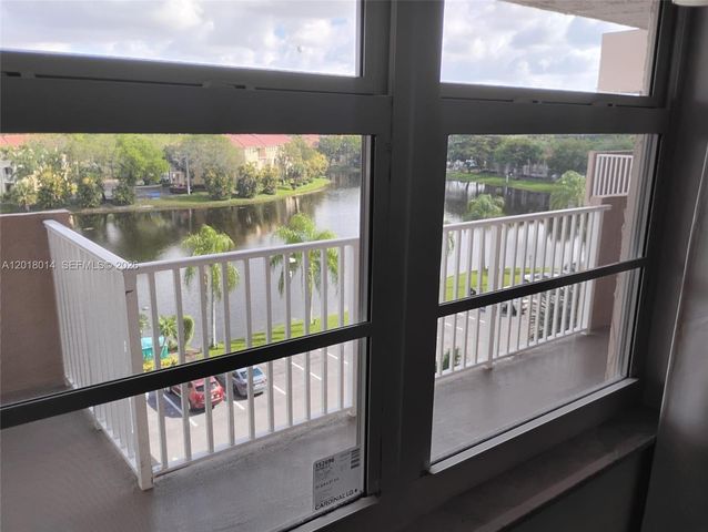 250 Jacaranda Dr 608, Plantation, FL 33324