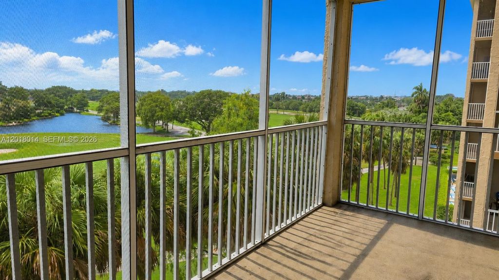 250 Jacaranda Dr 608, Plantation, FL 33324