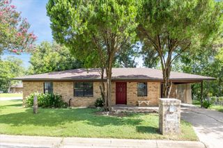 1201 E Alamo Street, Brenham, TX 77833