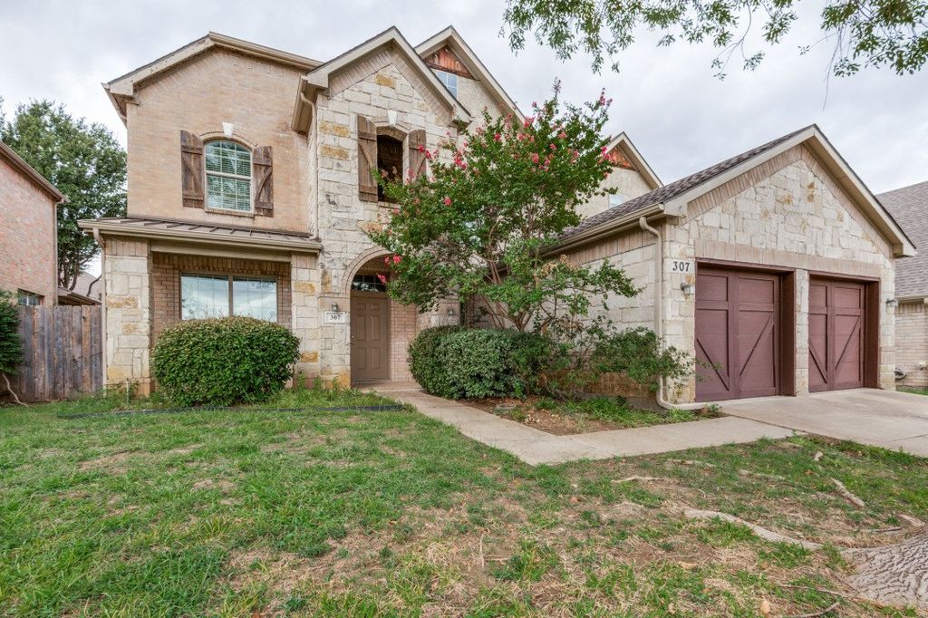 307 Moonlight Drive, Euless, TX 76039
