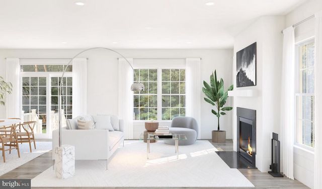 605 THOMPSON DR, West Windsor, NJ 08550