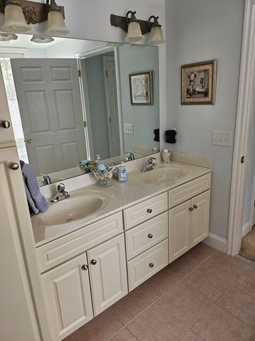 1217 Emerald Court 1217, Tewksbury, MA 01876