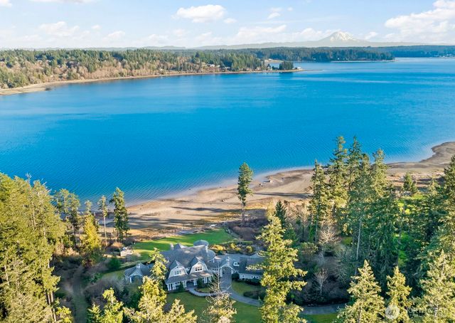 7104 E Grapeview Loop Road, Allyn, WA 98524