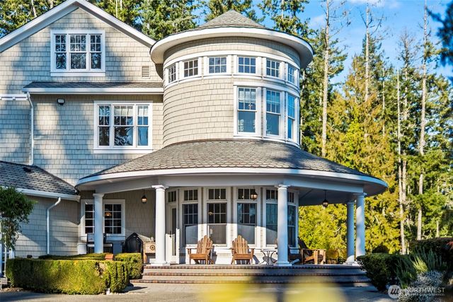 7104 E Grapeview Loop Road, Allyn, WA 98524