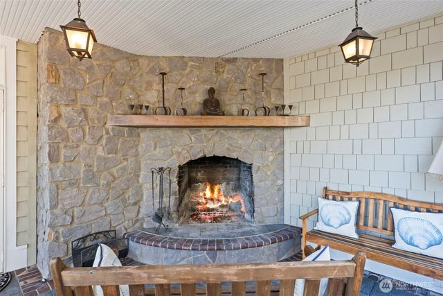 7104 E Grapeview Loop Road, Allyn, WA 98524