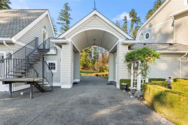 7104 E Grapeview Loop Road, Allyn, WA 98524