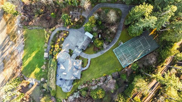 7104 E Grapeview Loop Road, Allyn, WA 98524