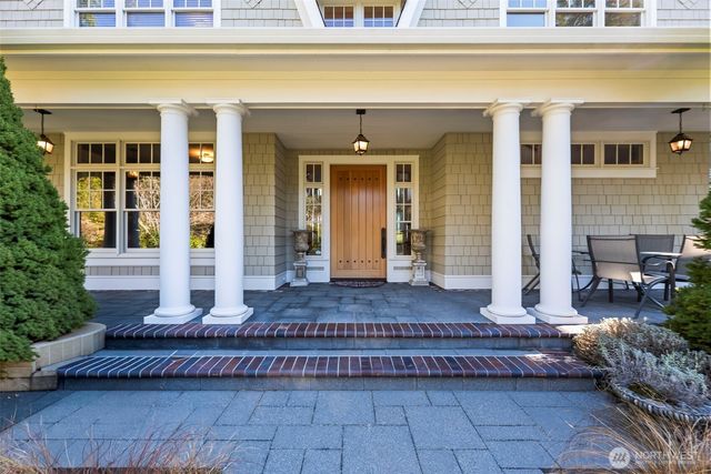 7104 E Grapeview Loop Road, Allyn, WA 98524