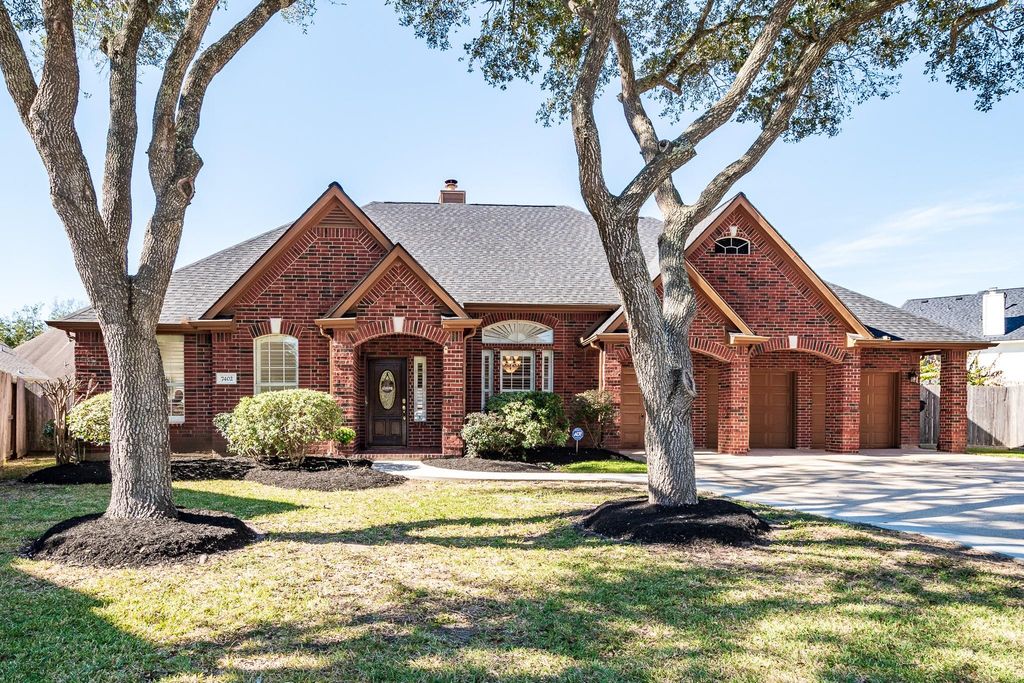 7402 Shady Arbour Court, Pasadena, TX 77505