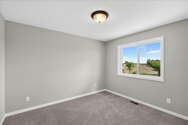 9662 32nd Street NE, Saint Michael, MN 55376