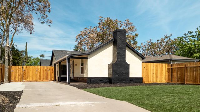 811 Nevada St, Manteca, CA 95337