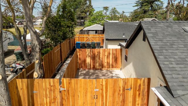 811 Nevada St, Manteca, CA 95337