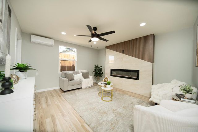 811 Nevada St, Manteca, CA 95337