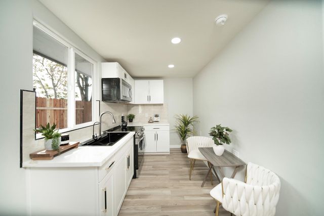 811 Nevada St, Manteca, CA 95337