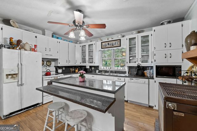 2037 Jeff Davis Road, Thomaston, GA 30286