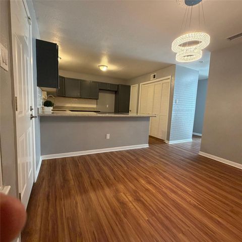 1831 Sherwood Forest Street 20, Houston, TX 77043