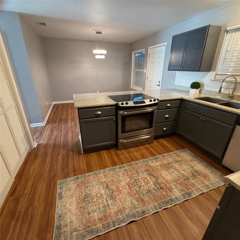 1831 Sherwood Forest Street 20, Houston, TX 77043