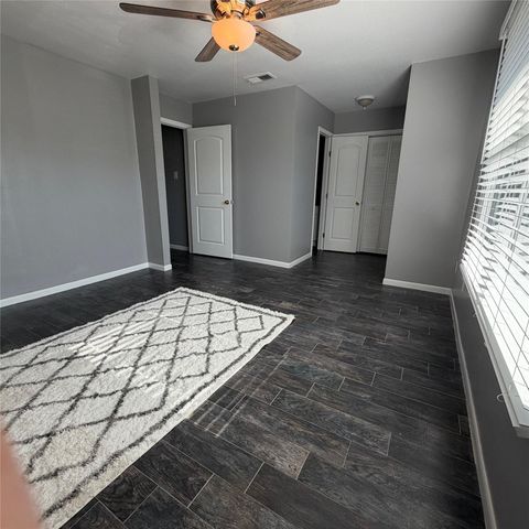 1831 Sherwood Forest Street 20, Houston, TX 77043