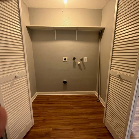 1831 Sherwood Forest Street 20, Houston, TX 77043