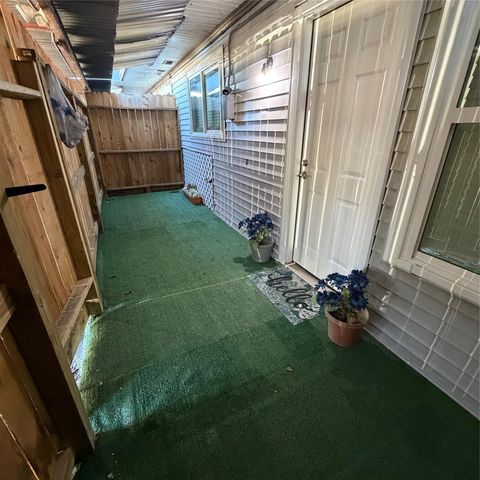 1831 Sherwood Forest Street 20, Houston, TX 77043