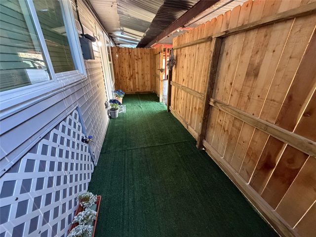 1831 Sherwood Forest Street 20, Houston, TX 77043