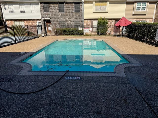 1831 Sherwood Forest Street 20, Houston, TX 77043