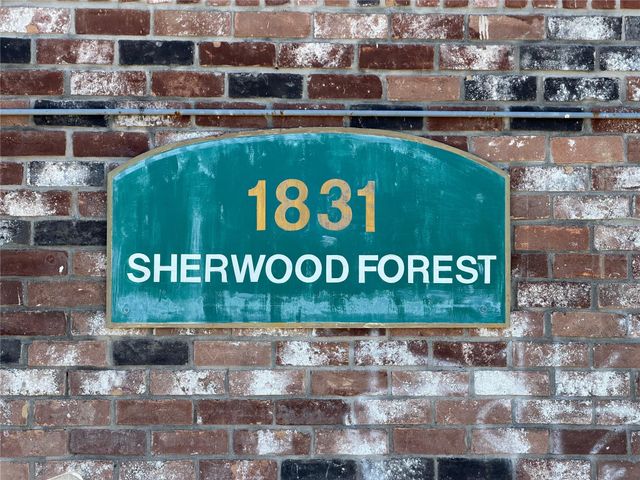 1831 Sherwood Forest Street 20, Houston, TX 77043