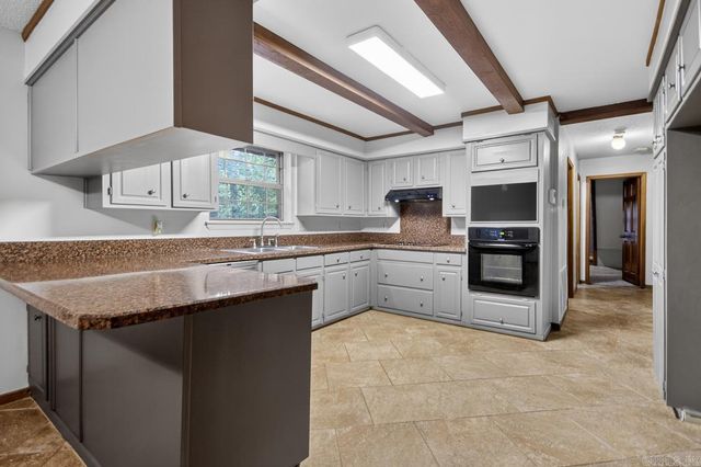 1 Cedar Creek Court, North Little Rock, AR 72116