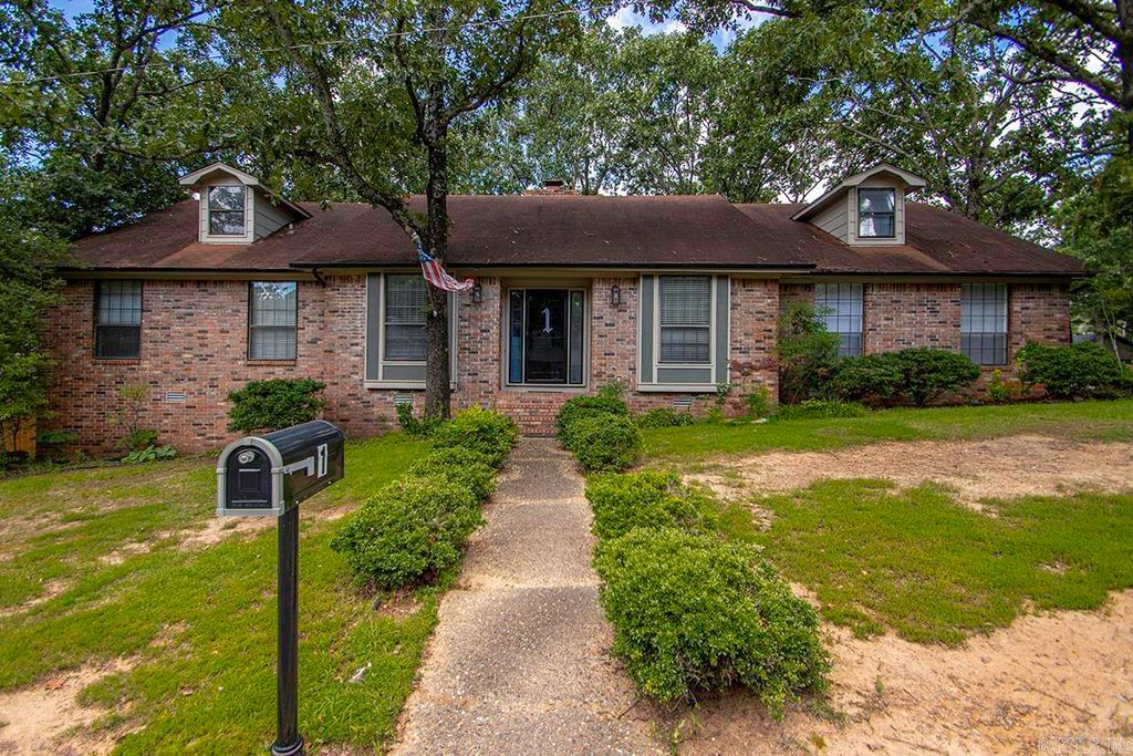 1 Cedar Creek Court, North Little Rock, AR 72116
