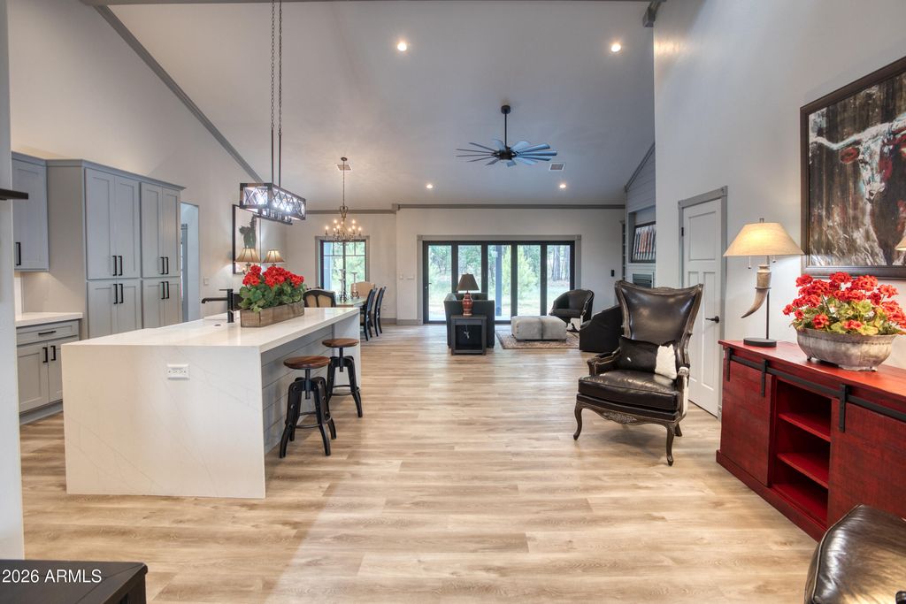 Image 11 of property listing at 2281 W EDGEWATER --, Show Low, AZ 85901