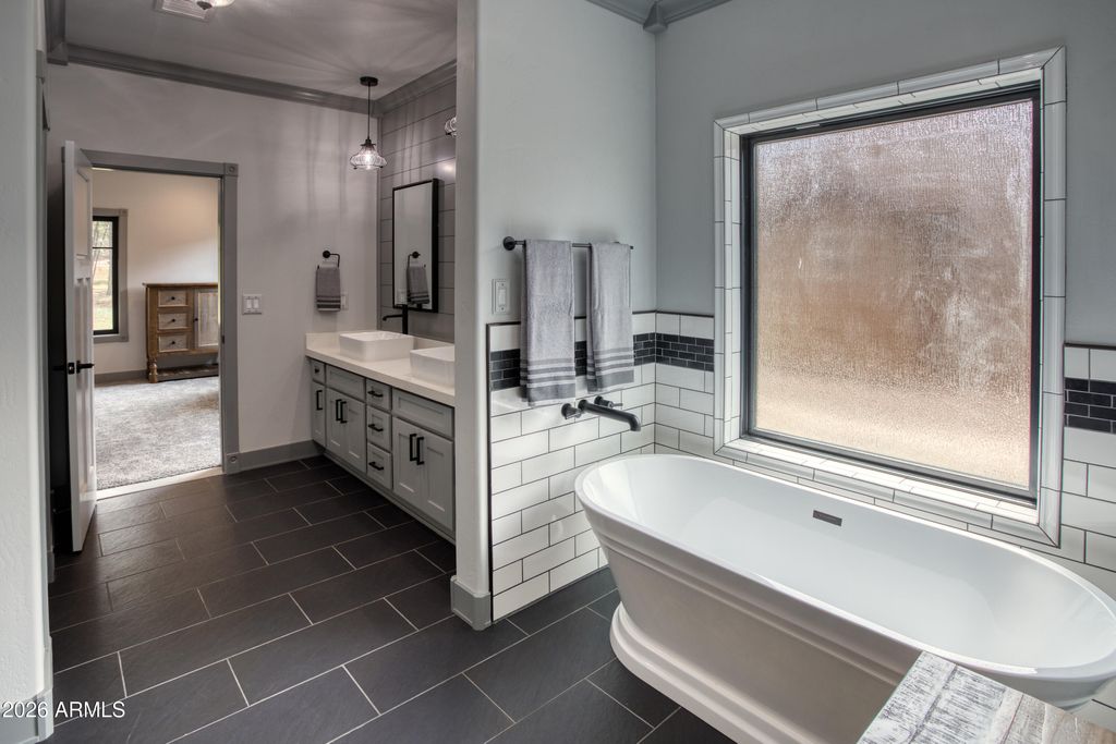 Image 26 of property listing at 2281 W EDGEWATER --, Show Low, AZ 85901