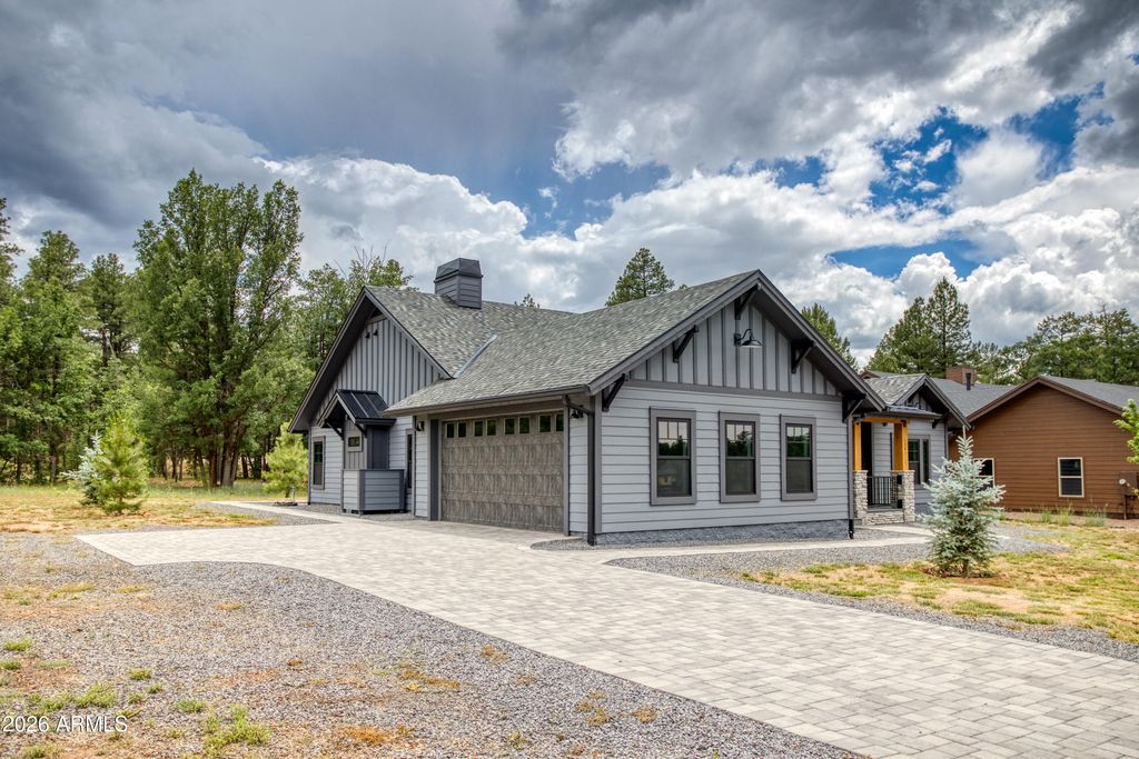 Image 8 of property listing at 2281 W EDGEWATER --, Show Low, AZ 85901