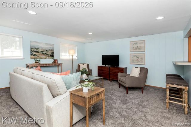 595 Shenandoah Drive, Clawson, MI 48017