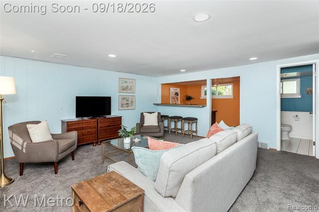 595 Shenandoah Drive, Clawson, MI 48017