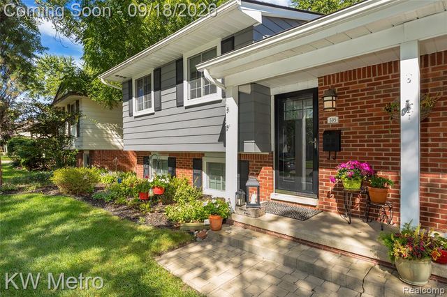 595 Shenandoah Drive, Clawson, MI 48017