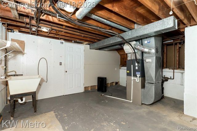 595 Shenandoah Drive, Clawson, MI 48017