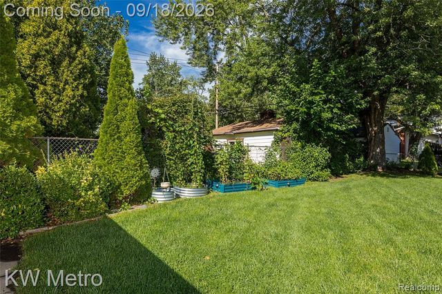 595 Shenandoah Drive, Clawson, MI 48017