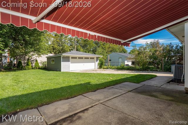 595 Shenandoah Drive, Clawson, MI 48017
