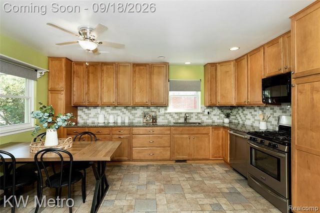 595 Shenandoah Drive, Clawson, MI 48017