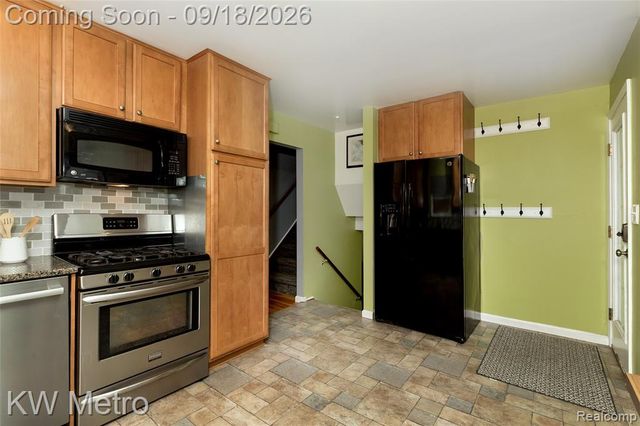 595 Shenandoah Drive, Clawson, MI 48017