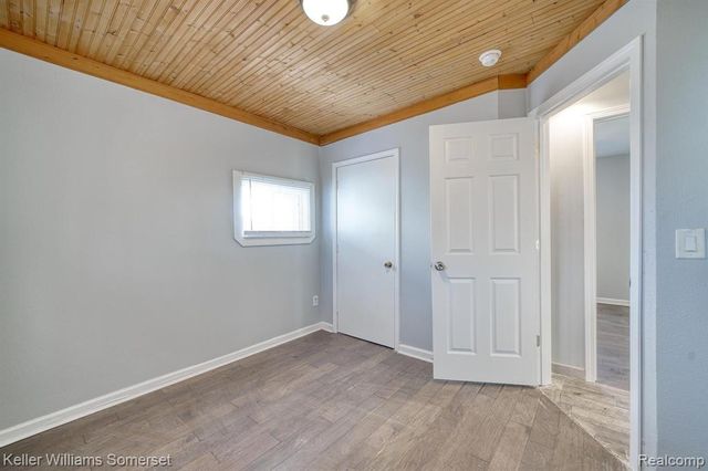 24357 Lauren Avenue, Warren, MI 48089