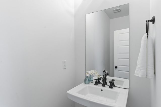 137 Elmhurst Ave, Nashville, TN 37207