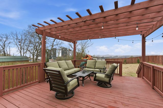 137 Elmhurst Ave, Nashville, TN 37207