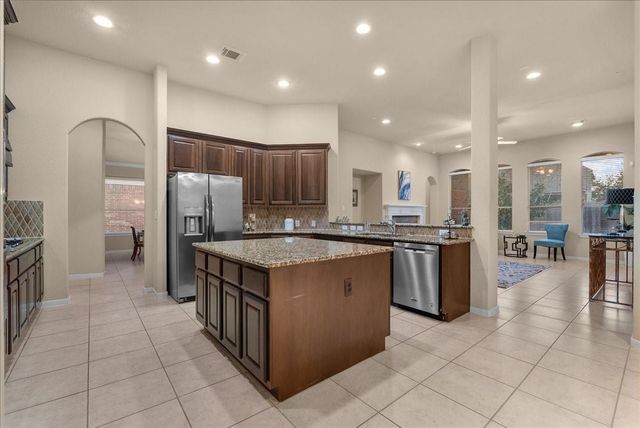 109 Hawke Bay Lane, Friendswood, TX 77546