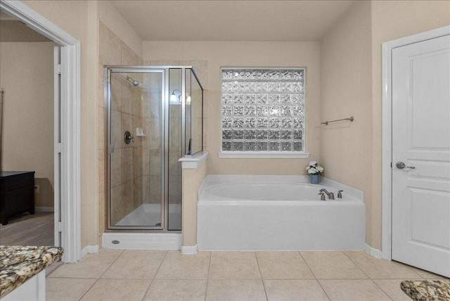 109 Hawke Bay Lane, Friendswood, TX 77546