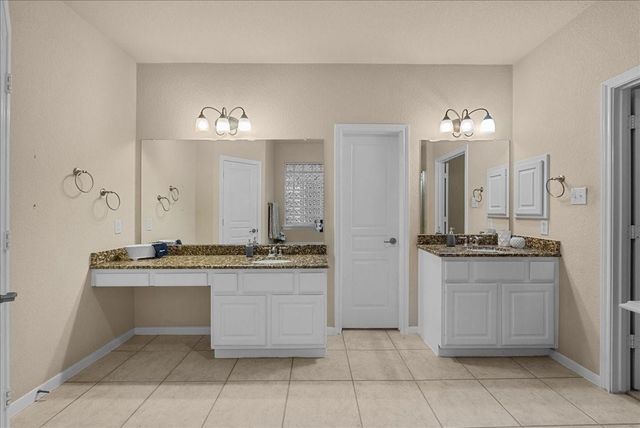 109 Hawke Bay Lane, Friendswood, TX 77546