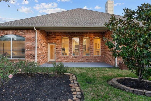 109 Hawke Bay Lane, Friendswood, TX 77546