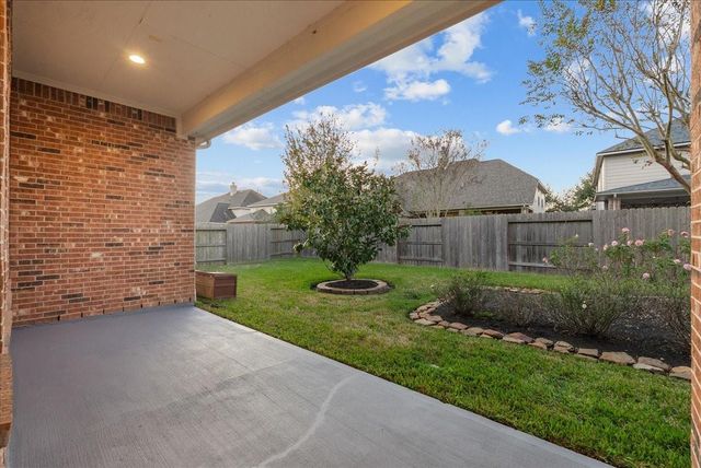109 Hawke Bay Lane, Friendswood, TX 77546